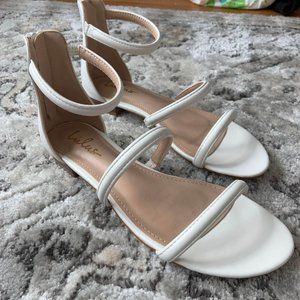 Lulus Clark White Strappy Flat Sandals Size 7.5